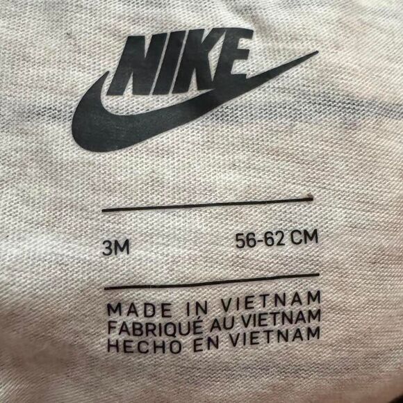 Nike grey and white baby romper size 3 months - Picture 3 of 5